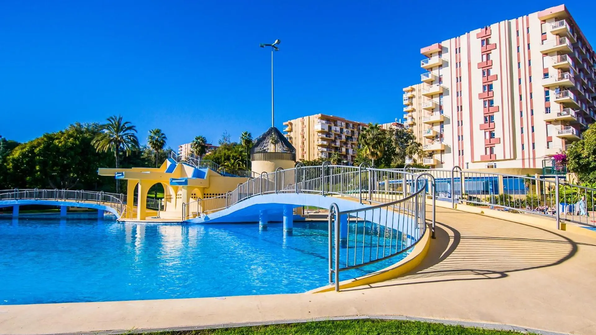 237 Minerva Apartamentos - PISCINA ABIERTA - EXCELENTE CONEXIÓN WIFI Málaga