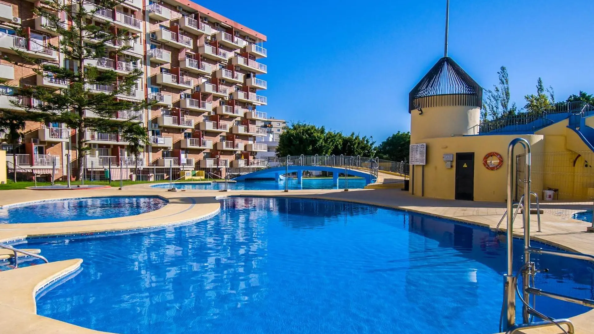 237 Minerva Apartamentos - PISCINA ABIERTA - EXCELENTE CONEXIÓN WIFI Málaga