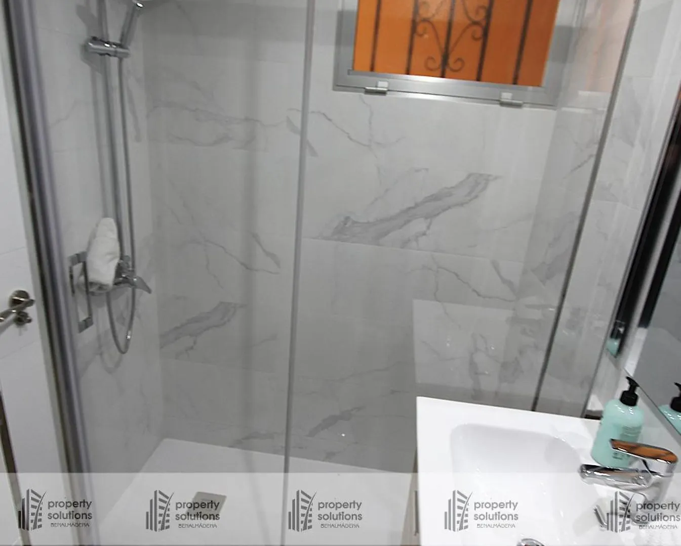237 Minerva Apartamentos - PISCINA ABIERTA - EXCELENTE CONEXIÓN WIFI Málaga 0*,  España